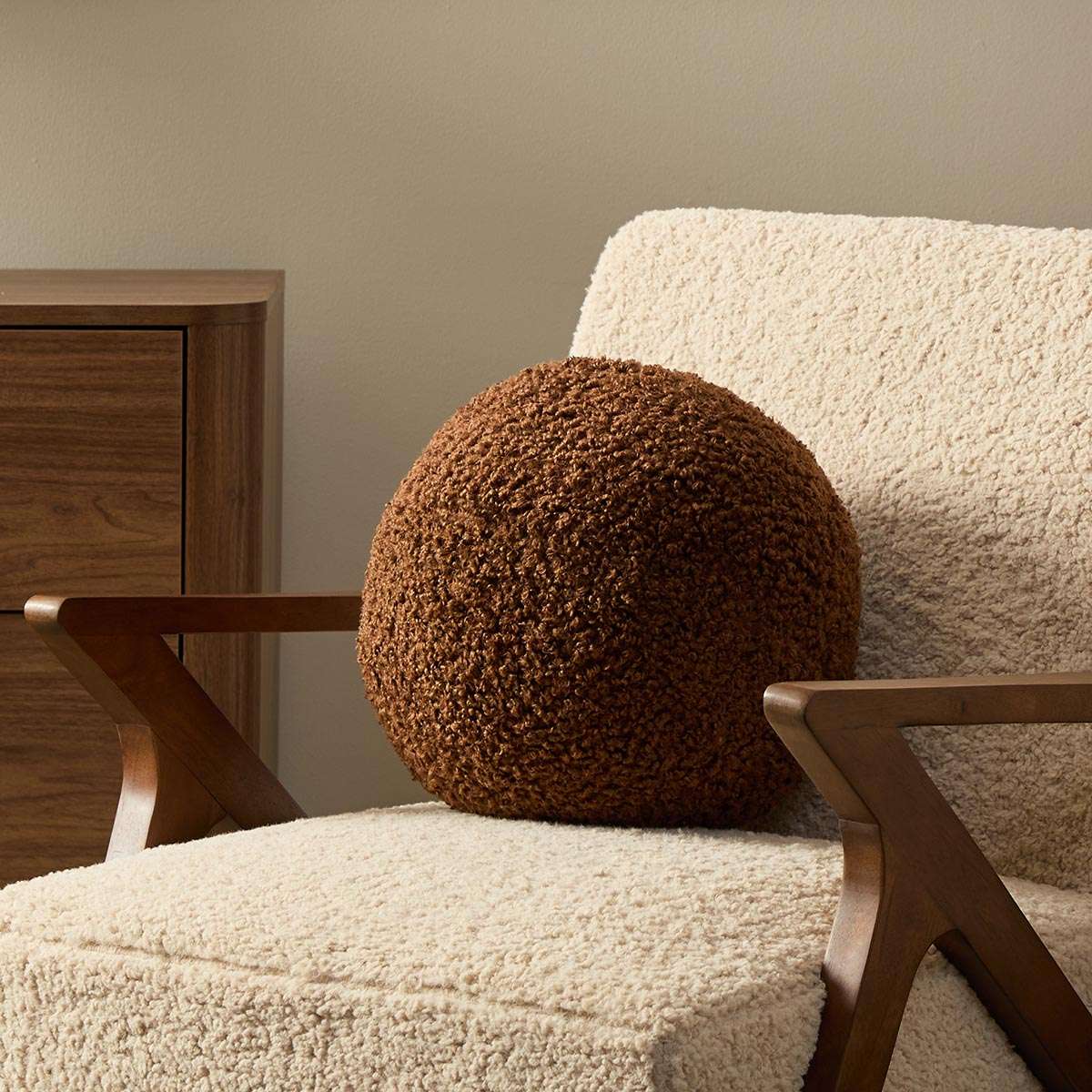 Frankie Sherpa Ball Cushion - Chocolate - Image 3