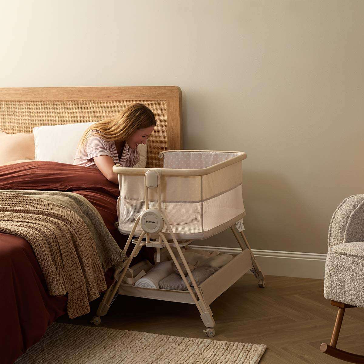Mocka Dream Swing Co Sleep Bassinet - Image 4