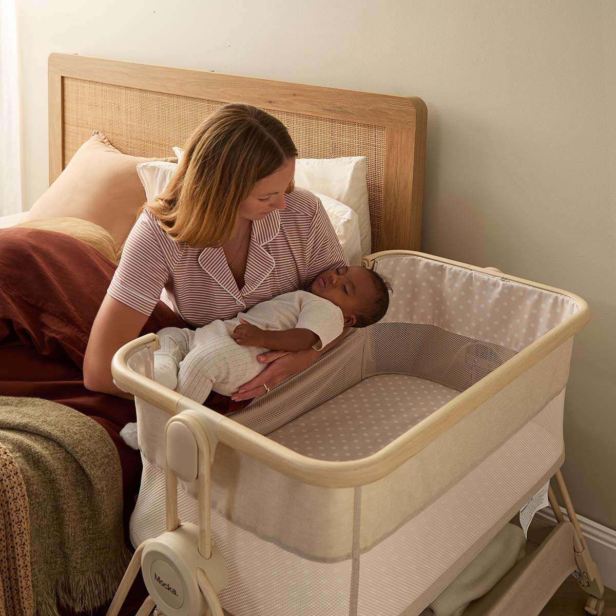 Mocka Dream Swing Co Sleep Bassinet - Image 8