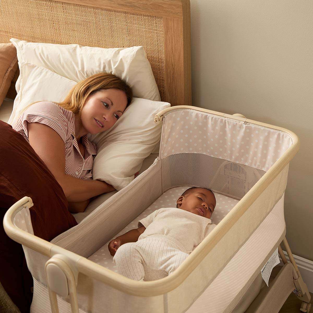 Mocka Dream Swing Co Sleep Bassinet - Image 9