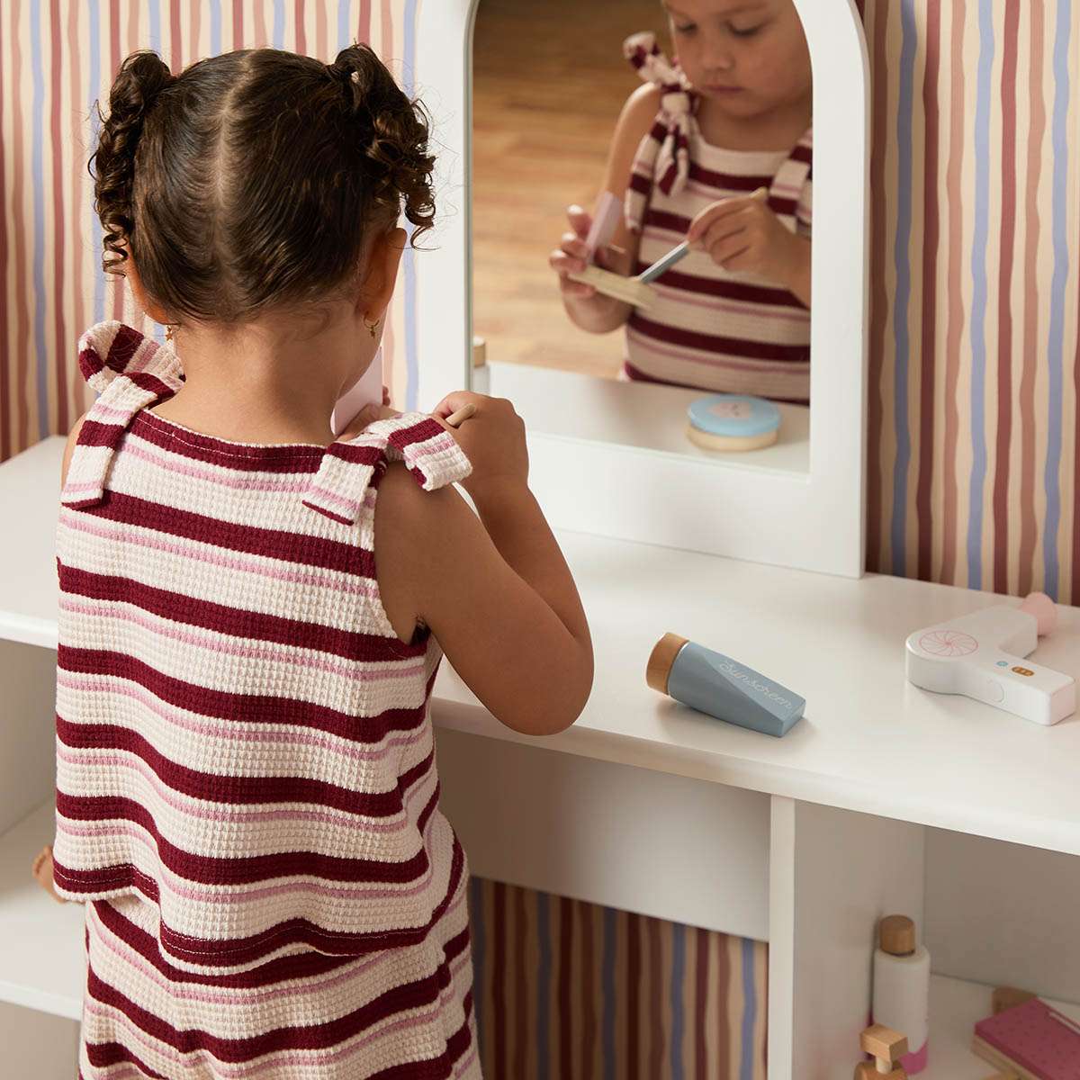 Play Vanity - Image 2